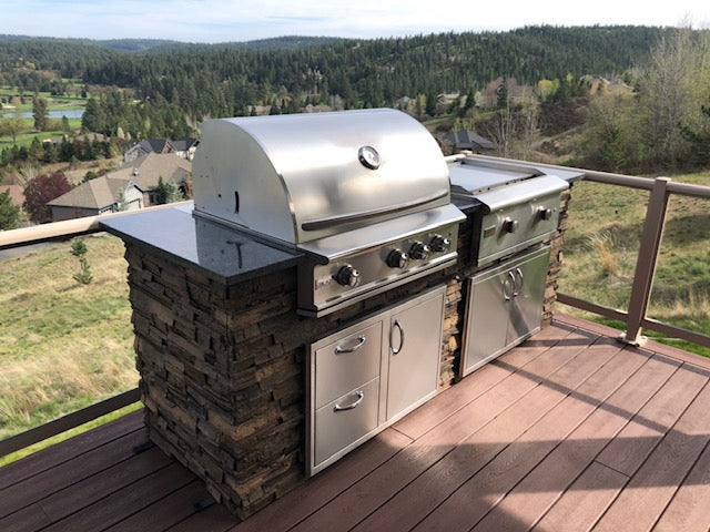 8' TRAD/ LTE GRILL ISLAND W/FRIDGE & POWER BURNER